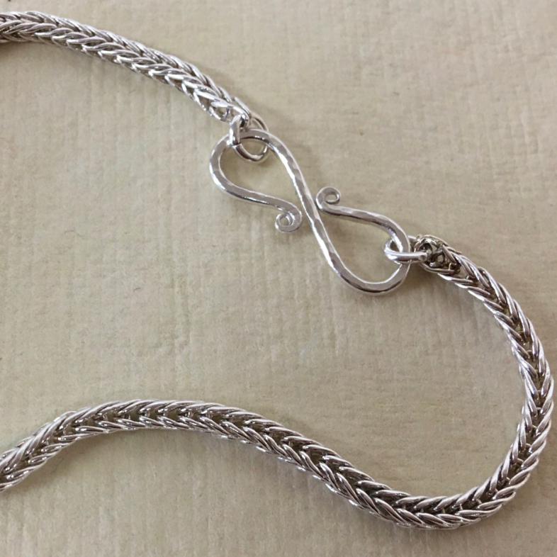 February 8-9, 2025: FOXTAIL CHAIN BRACELET